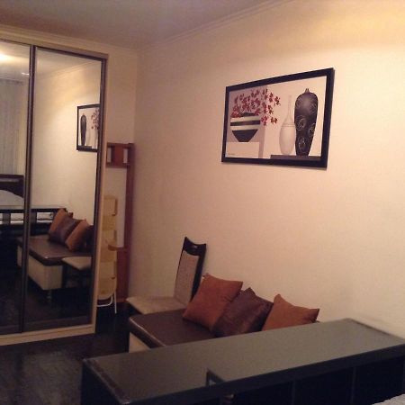 Apartmán Двухкомнатная Возле Гулливера Kyjev Exteriér fotografie